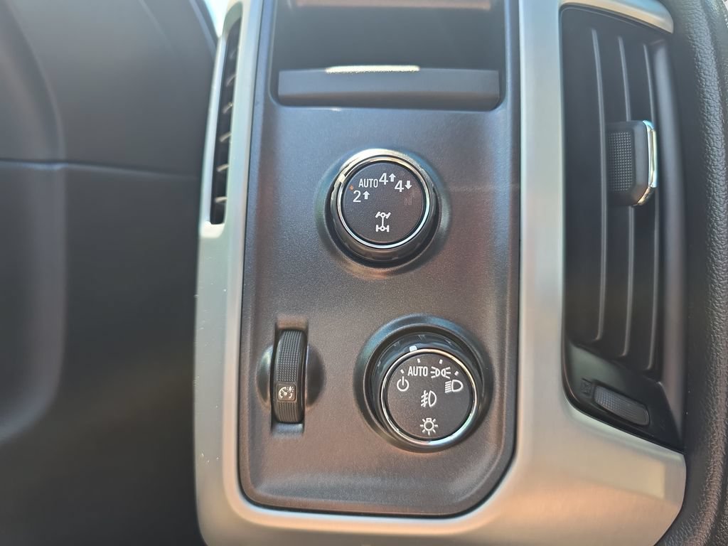 Used 2017 GMC Sierra 1500 SLE w/ SLE Value Package AWD/4WD image 25