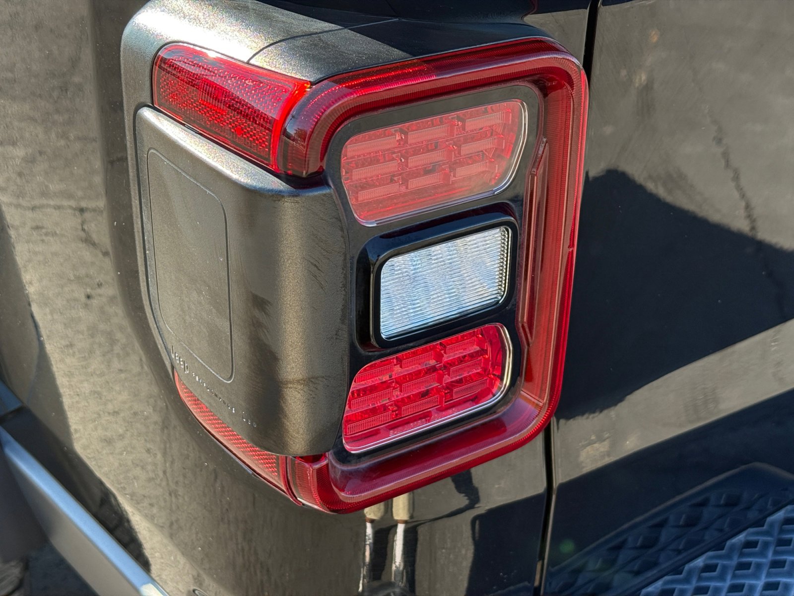 Certified 2020 Jeep Gladiator Mojave image 28