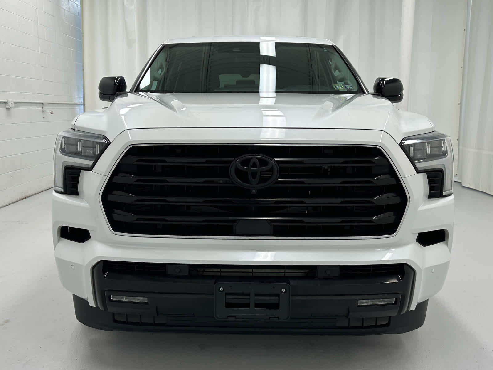 Used 2024 Toyota Sequoia Limited w/ TRD Off-Road Package AWD/4WD image 5