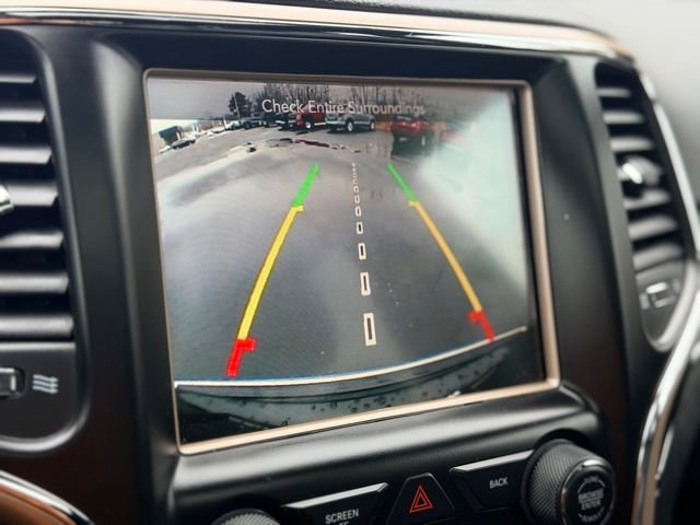 Used 2017 Jeep Grand Cherokee Limited image 14