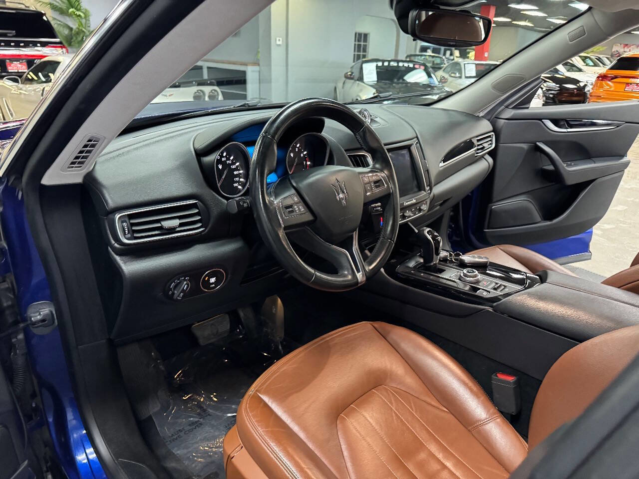 Used 2017 Maserati Levante image 38