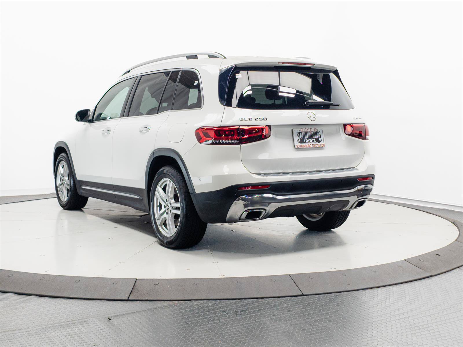 Used 2021 Mercedes-Benz GLB 250 4MATIC image 9