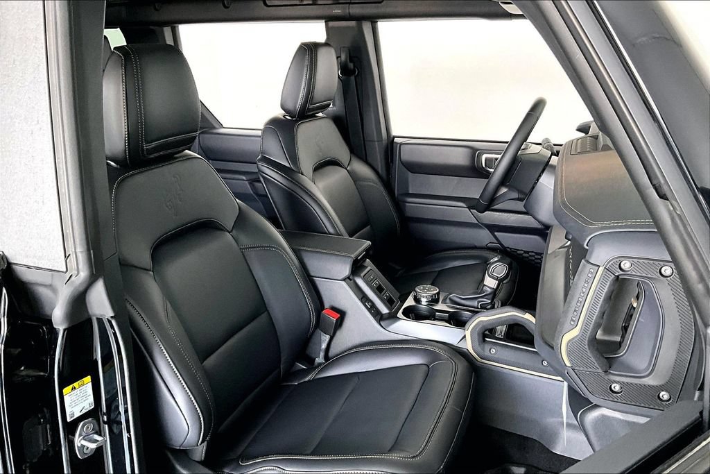 Used 2025 Ford Bronco Badlands AWD/4WD image 9