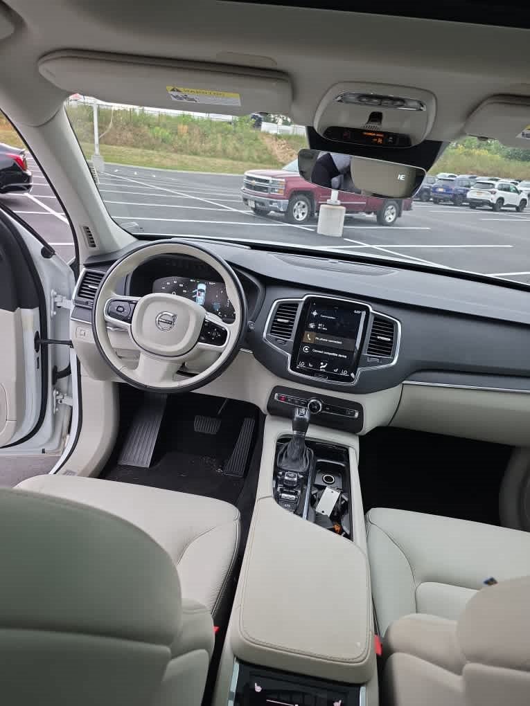 Used 2020 Volvo XC90 T6 Momentum AWD/4WD image 7