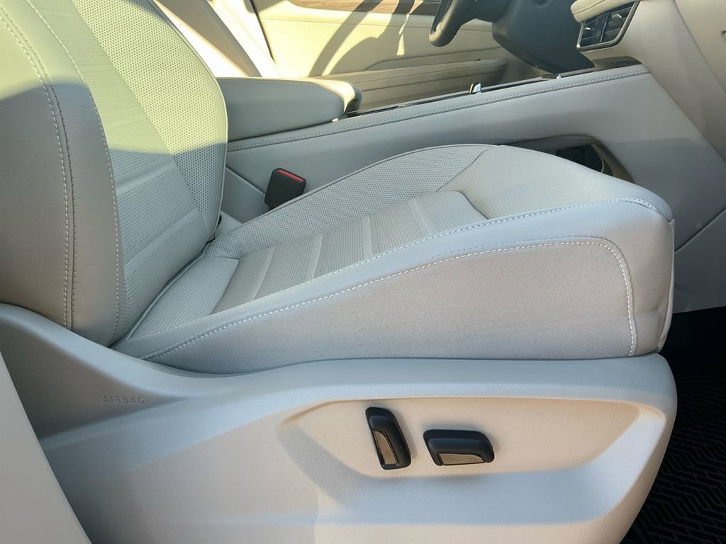 Used 2025 Volkswagen Atlas SEL image 17