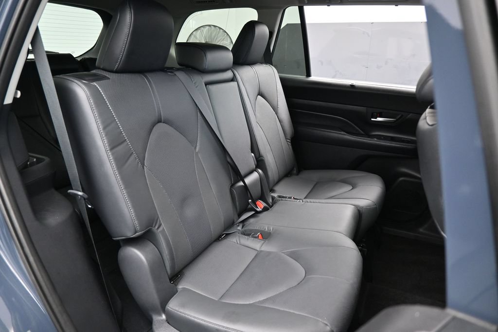 Used 2025 Toyota Grand Highlander FWD image 49