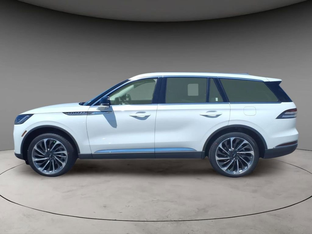 New 2026 Lincoln Aviator Reserve AWD/4WD image 2