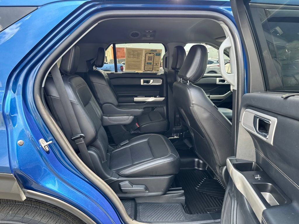 Used 2022 Ford Explorer Limited w/ Equipment Group 301A AWD/4WD image 39