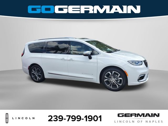 Used 2023 Chrysler Pacifica Pinnacle FWD image 6