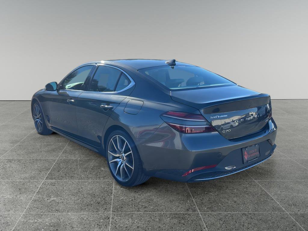 Used 2023 Genesis G70 2.0T image 4