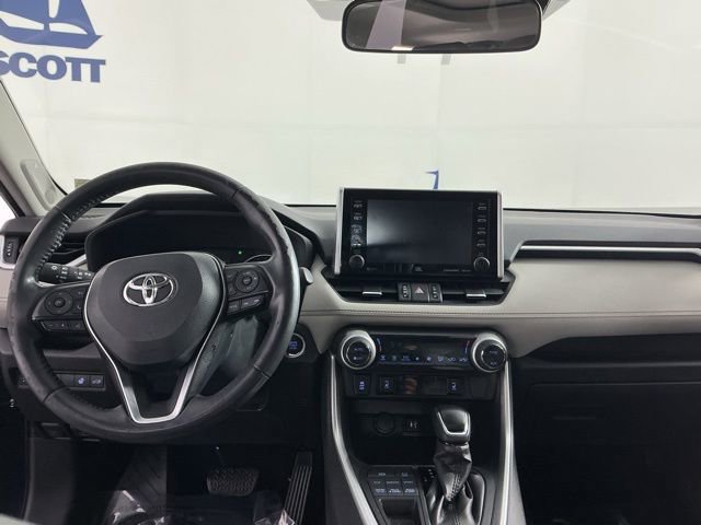 Used 2019 Toyota RAV4 XLE Premium w/ Cold Weather Package AWD/4WD image 36