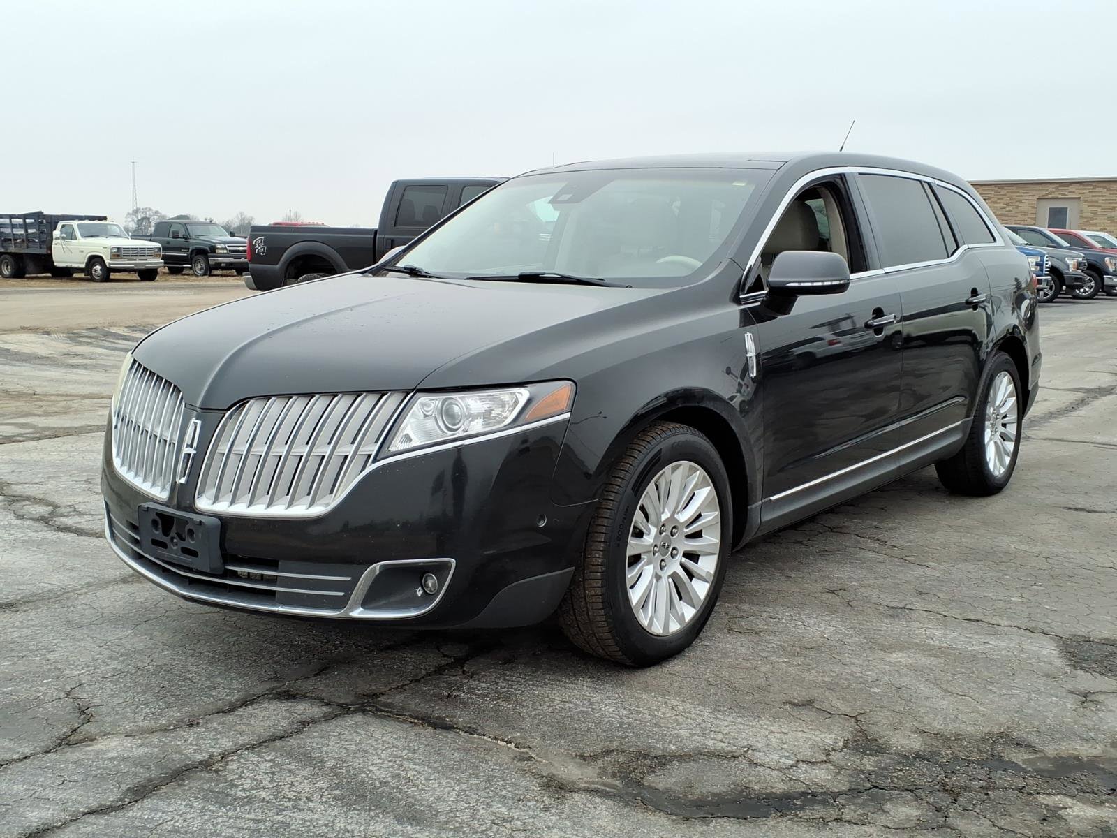 Used 2012 Lincoln MKT AWD image 6