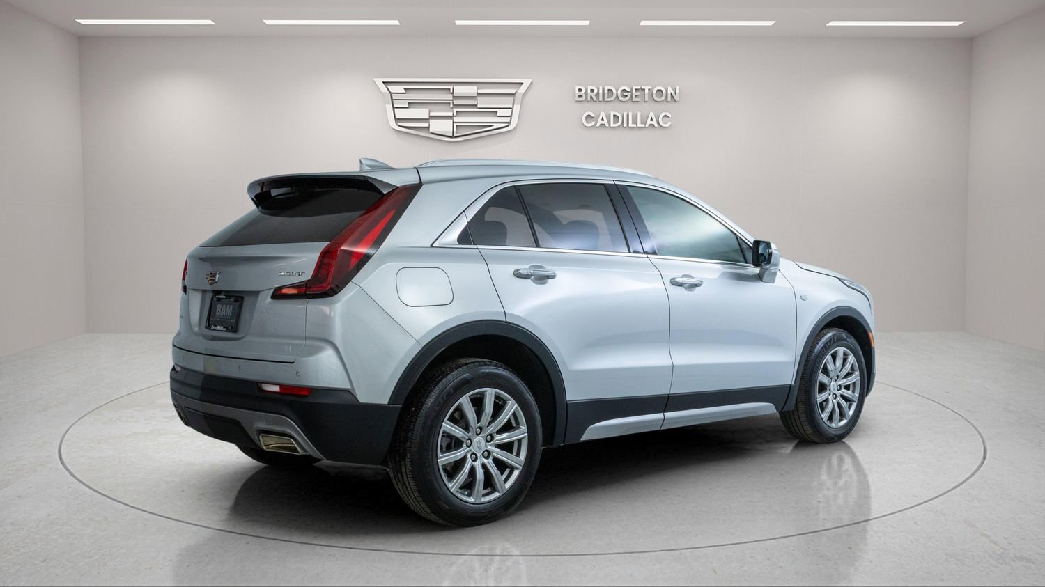 Used 2022 Cadillac XT4 Premium Luxury w/ Safety Alert Package AWD/4WD image 7