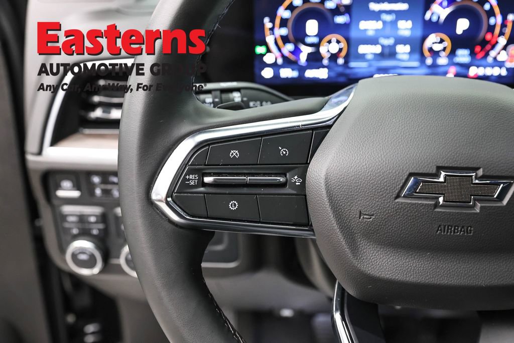 Used 2025 Chevrolet Suburban Z71 AWD/4WD image 15