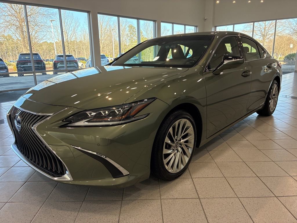 Certified 2019 Lexus ES 300h Ultra Luxury image 4