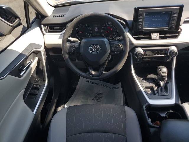 Used 2021 Toyota RAV4 XLE w/ Convenience Package FWD image 17
