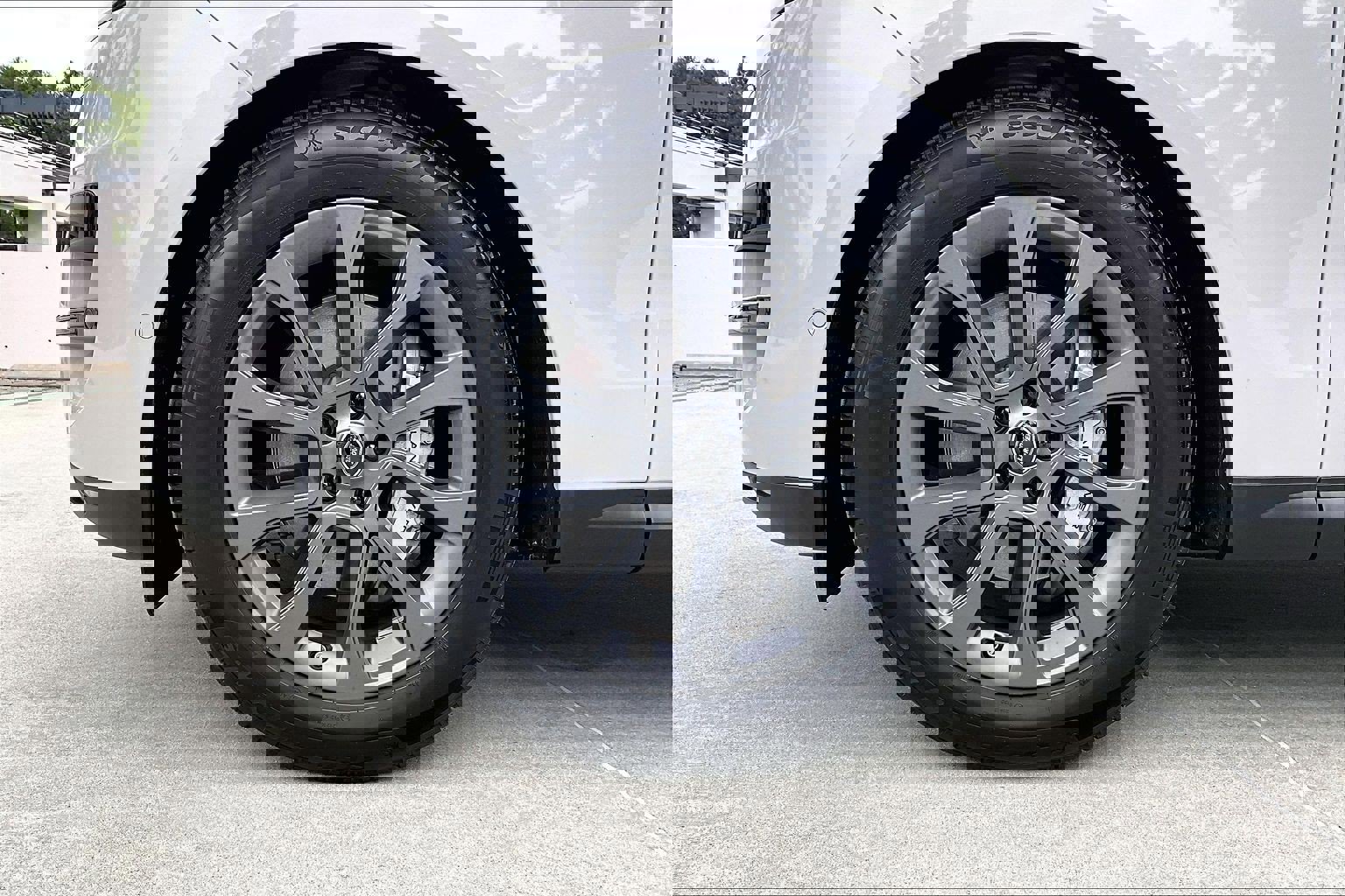 Used 2025 Land Rover Range Rover Sport image 8