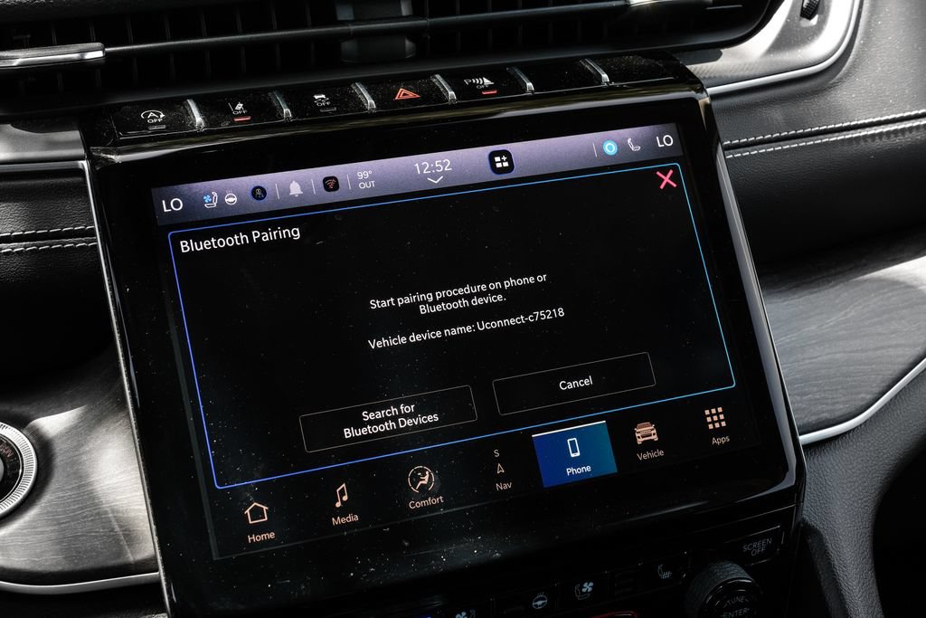 Used 2023 Jeep Grand Cherokee Limited w/ Luxury Tech Group II AWD/4WD image 43