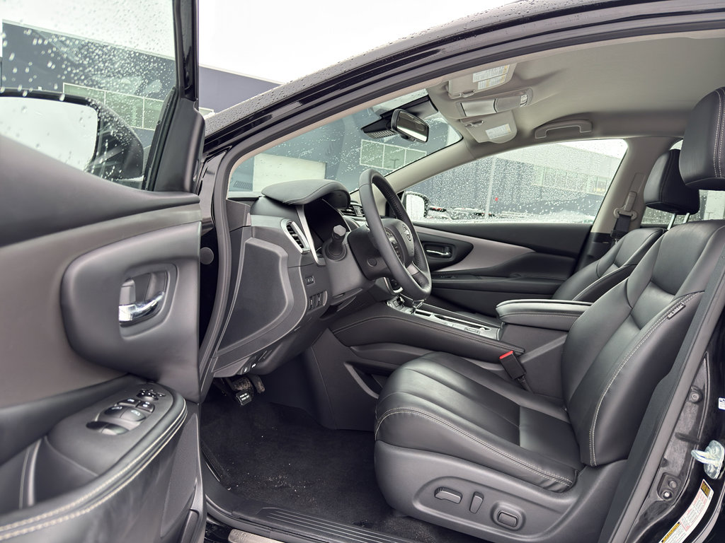 Certified 2024 Nissan Murano SV w/ SV Midnight Edition Package image 11