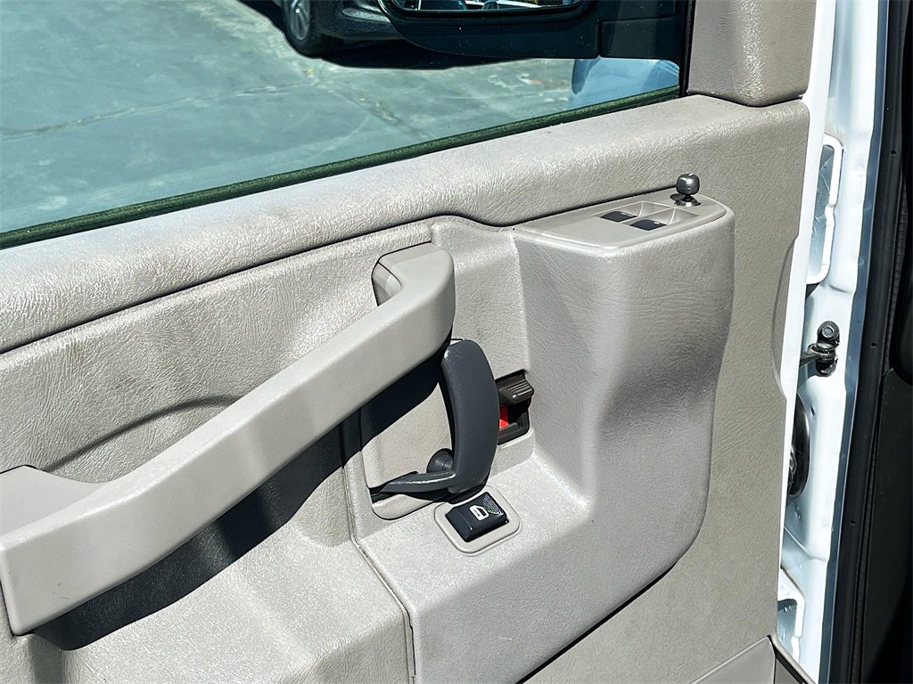 Used 2024 Chevrolet Express 2500 w/ Driver Convenience Package image 17