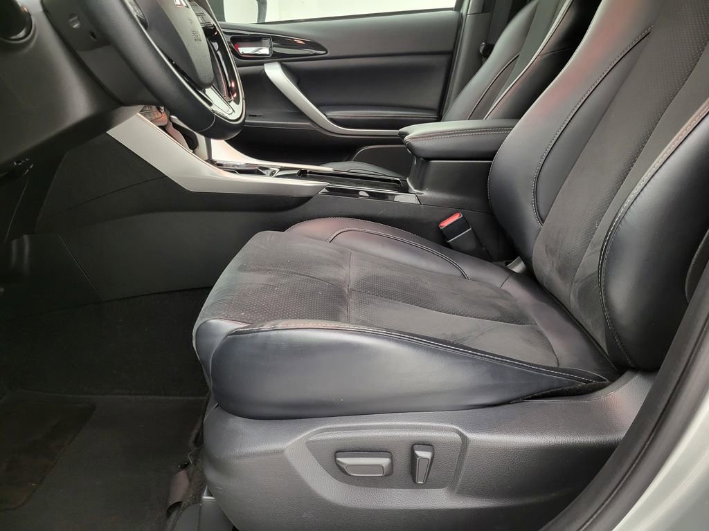 Used 2025 Mitsubishi Eclipse Cross SE image 3