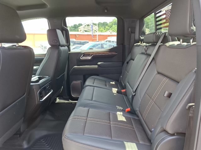 Used 2025 Chevrolet Silverado 1500 High Country w/ Technology Package AWD/4WD image 31