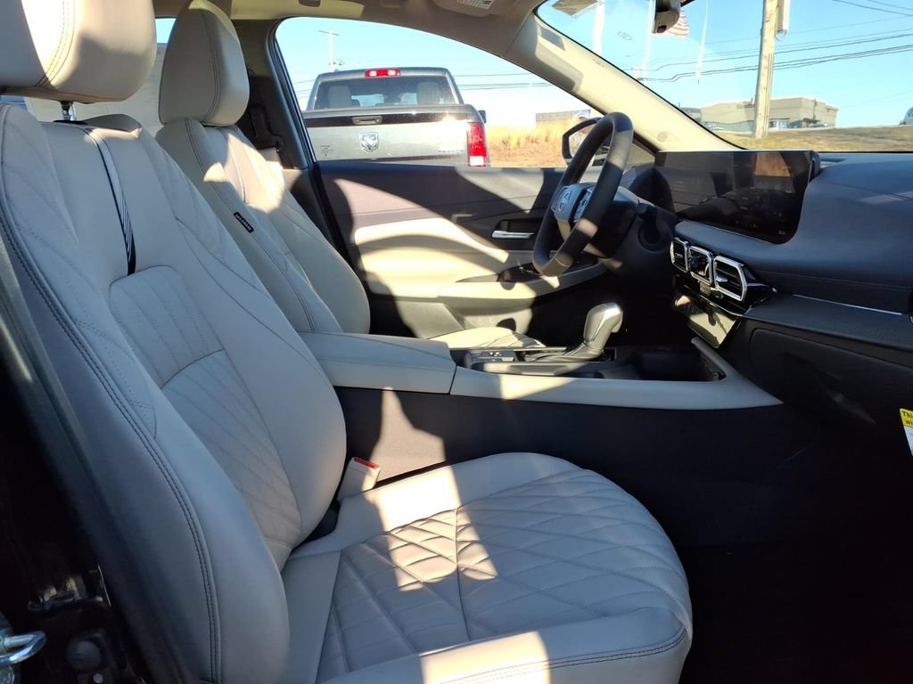 New 2026 Nissan Sentra SL w/ Floor Mat Package FWD image 7