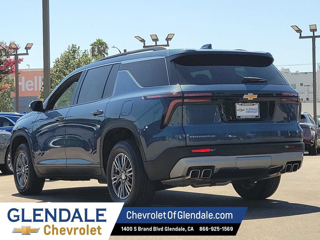 Certified 2025 Chevrolet Traverse LT FWD image 13