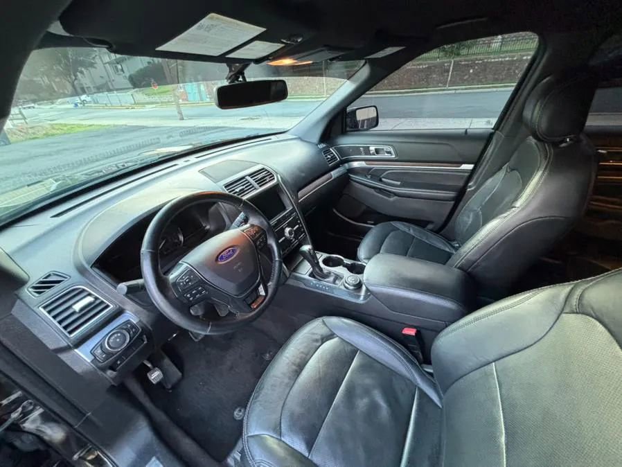 Used 2017 Ford Explorer Limited image 16