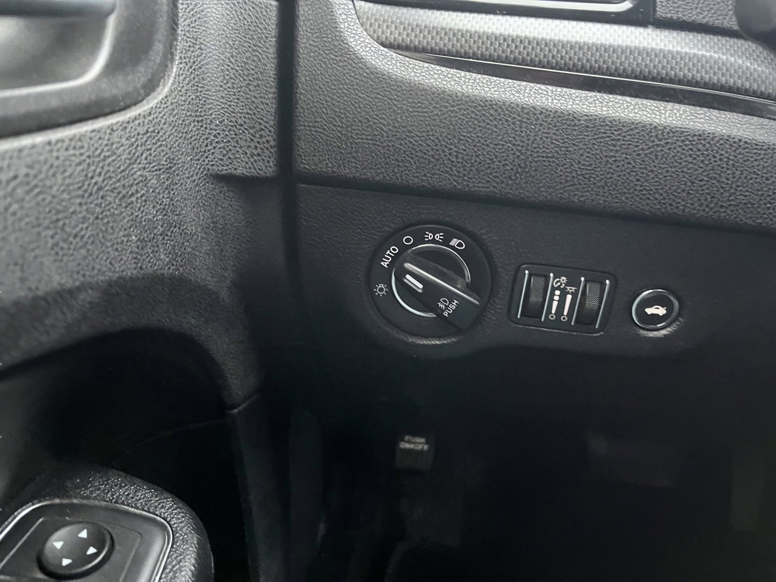 Used 2016 Chrysler 300 S image 13