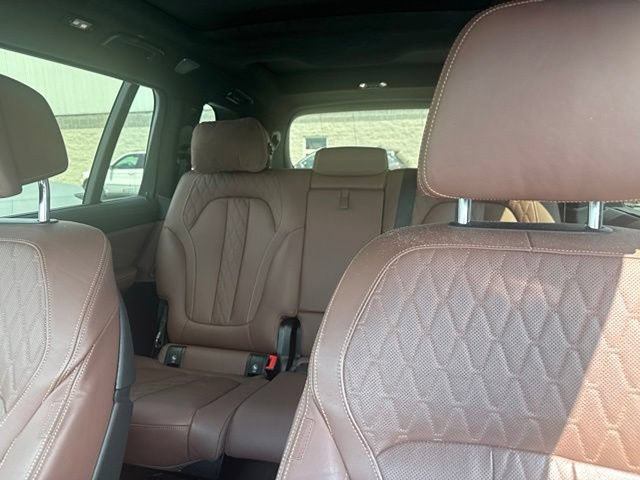 Used 2022 BMW X7 M50i AWD/4WD image 29
