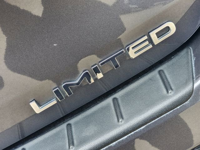 Used 2023 Toyota Highlander Limited FWD image 12