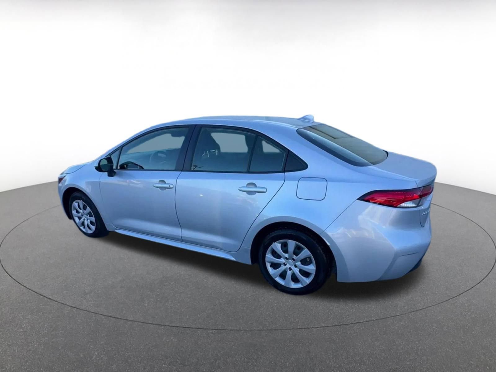Used 2025 Toyota Corolla Hybrid Sedan image 10