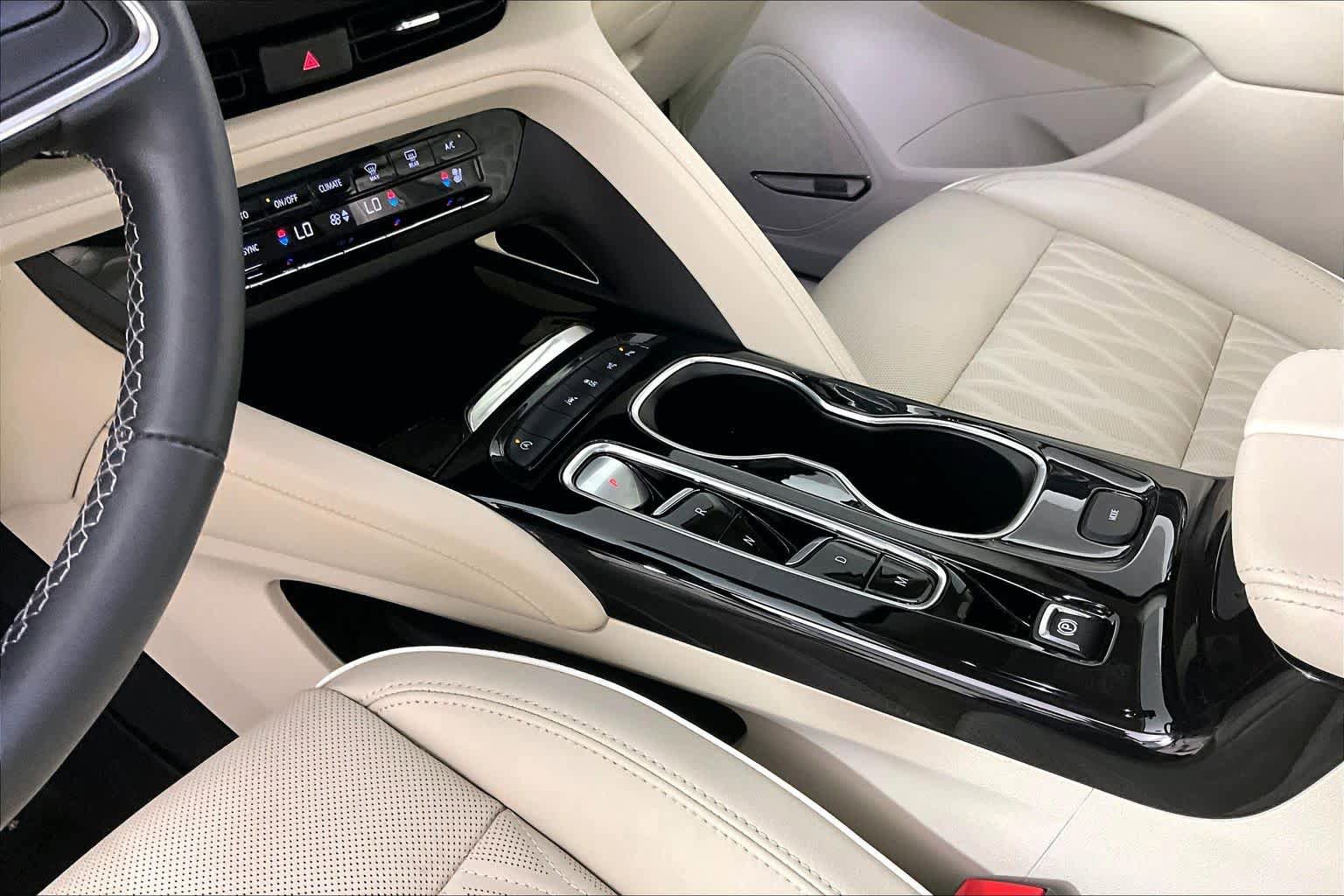 Used 2023 Buick Envision Avenir FWD image 16