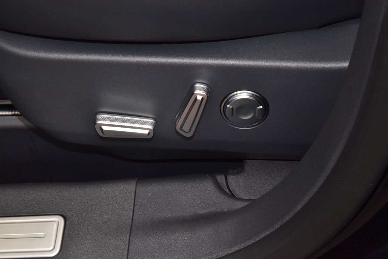 New 2026 Lincoln Nautilus Reserve w/ Jet Appearance Package AWD/4WD image 42