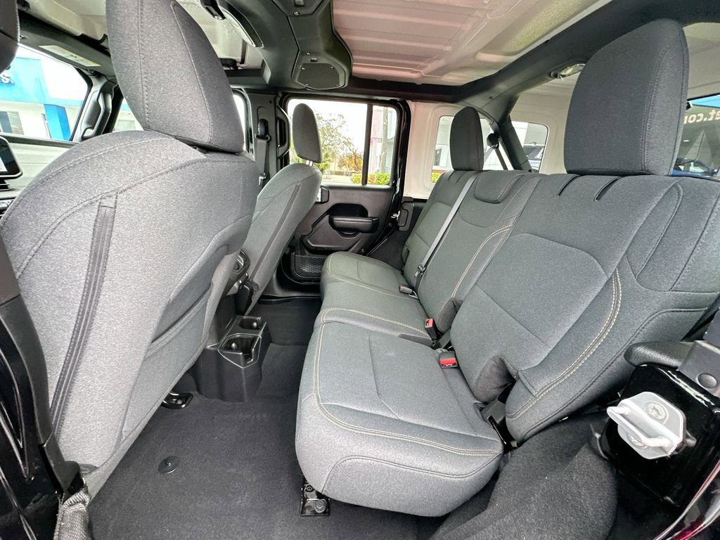 Used 2025 Jeep Wrangler Unlimited Sport image 23
