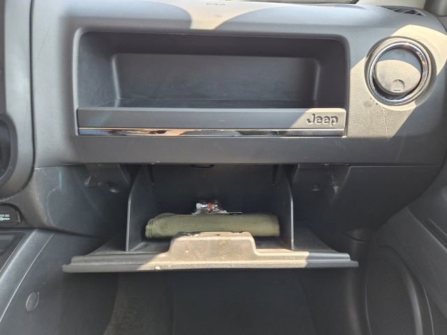 Used 2015 Jeep Patriot High Altitude AWD/4WD image 33