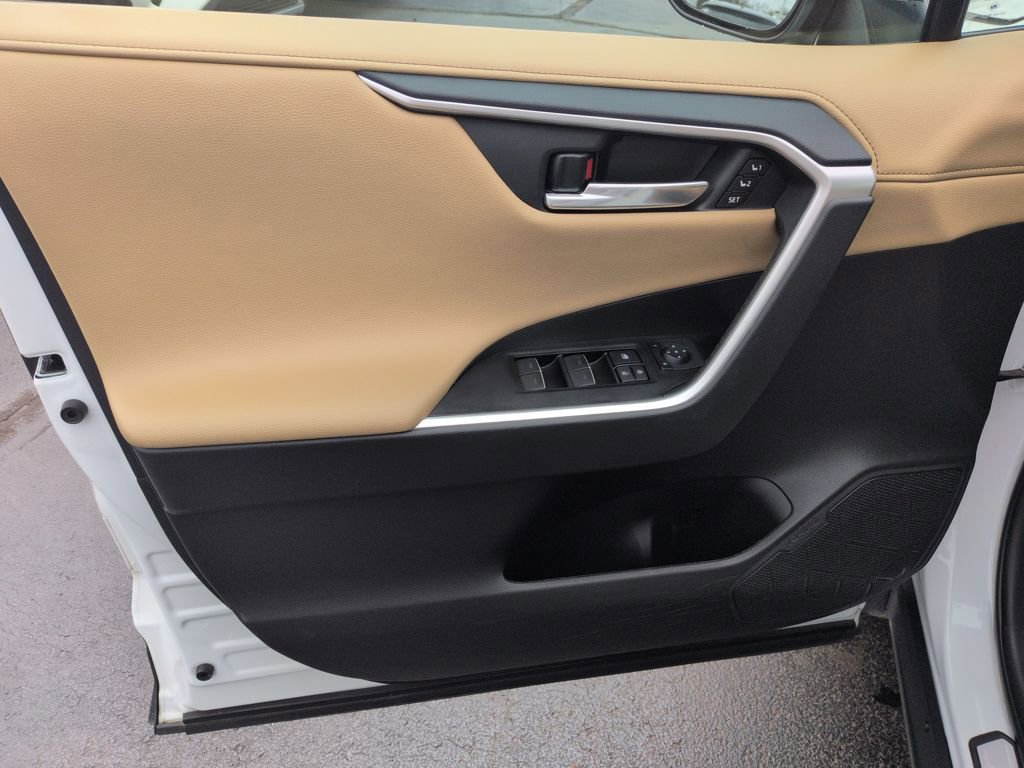 Used 2024 Toyota RAV4 Limited w/ Advanced Technology Package image 10