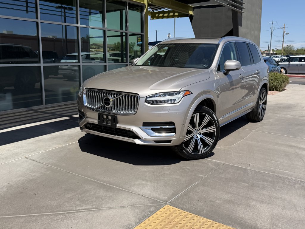 Used 2023 Volvo XC90 T8 Plus w/ Protection Package Premier AWD/4WD image 2