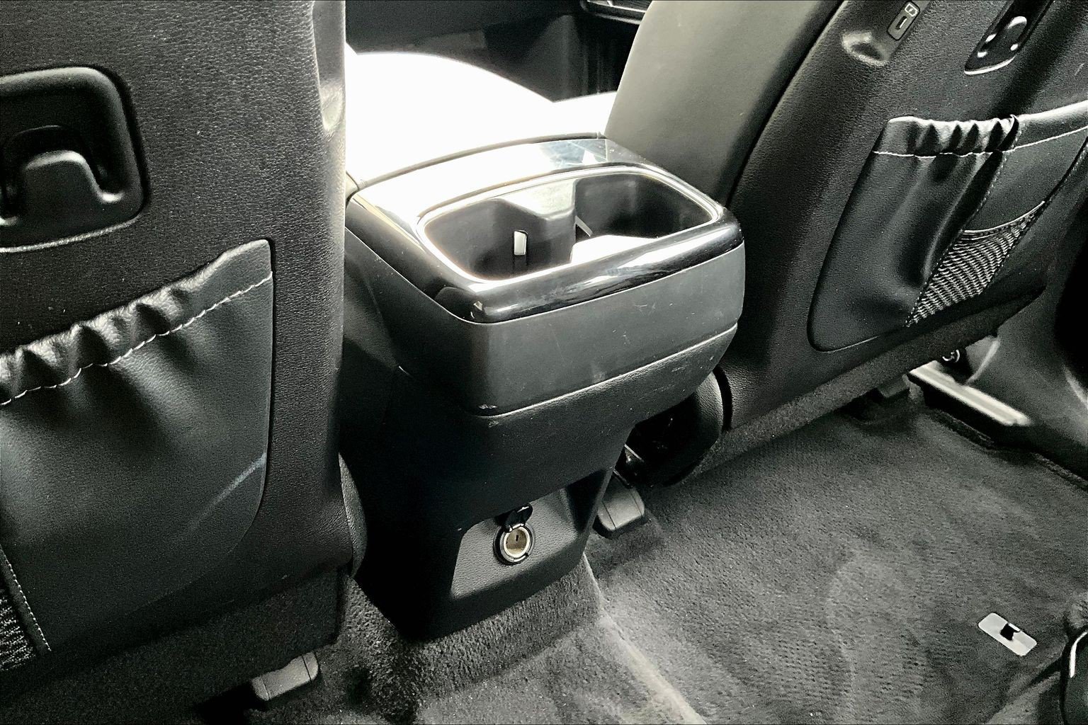 Used 2025 Kia Telluride S FWD image 9
