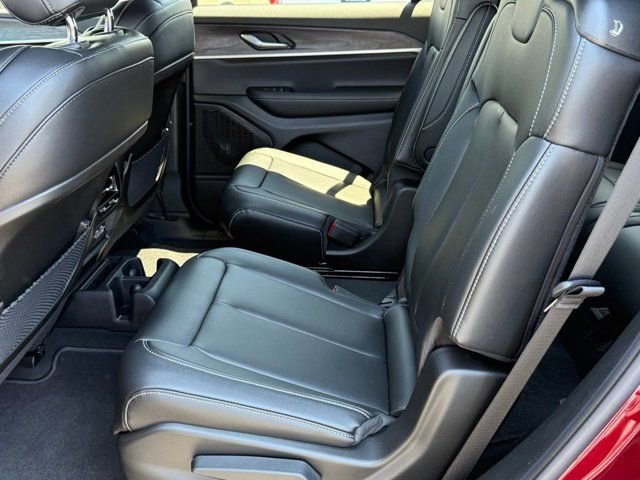New 2025 Jeep Grand Cherokee L Limited image 28