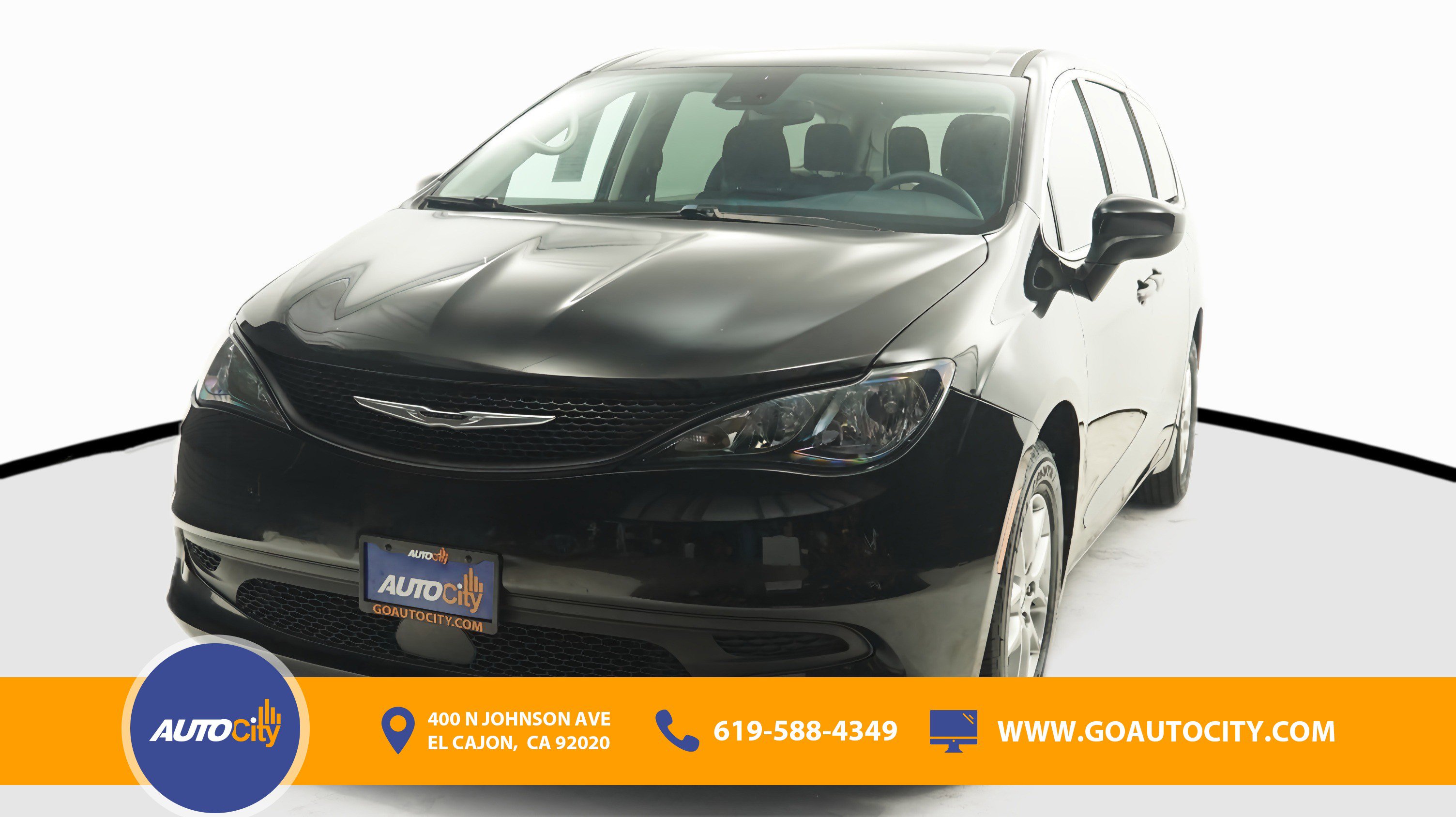Used 2023 Chrysler Voyager LX FWD image 1