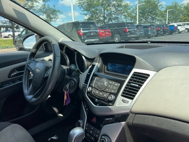 Used 2014 Chevrolet Cruze LS FWD image 28