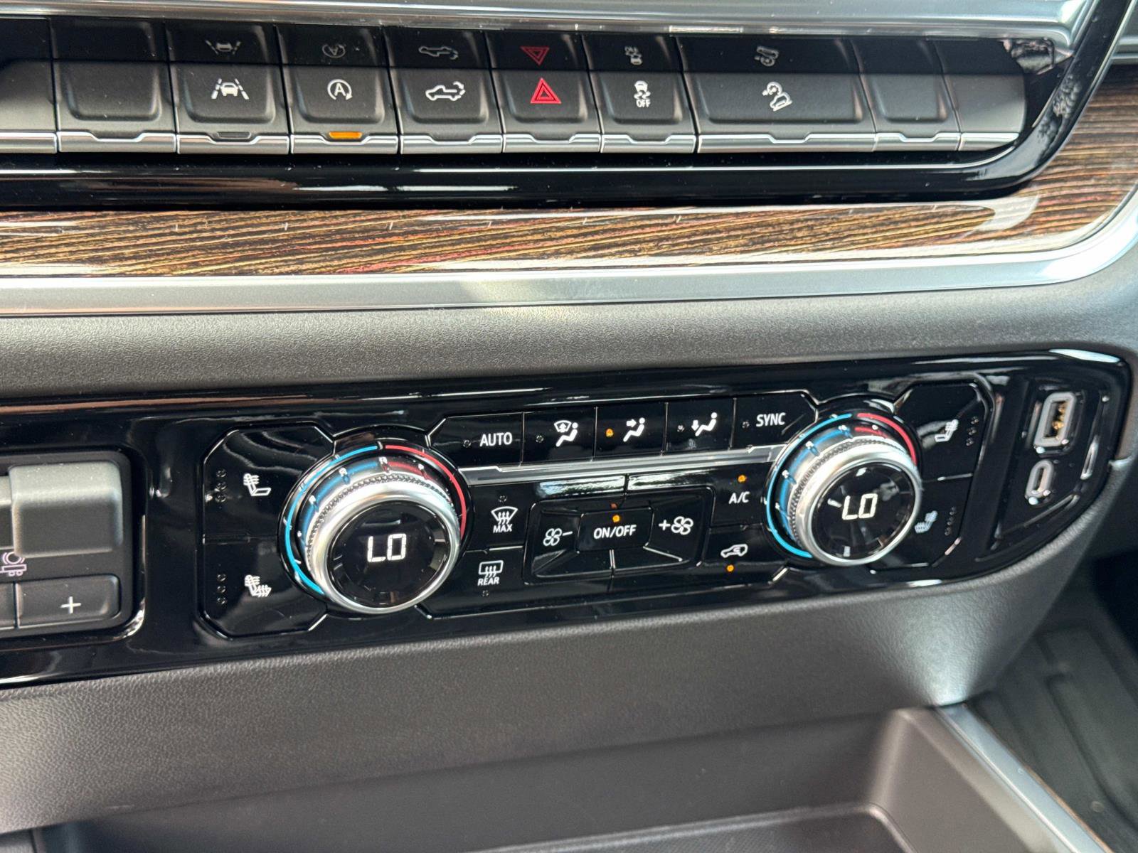 New 2026 GMC Sierra 1500 Elevation image 16