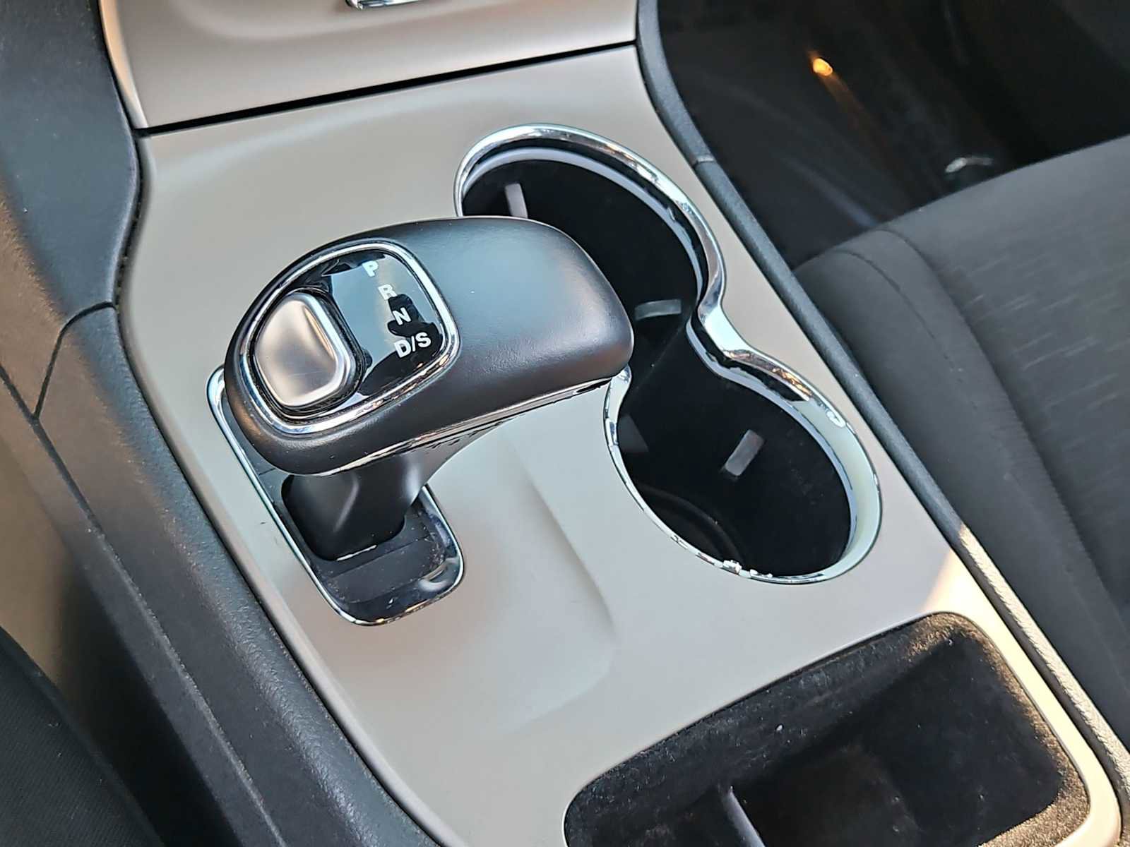 Used 2014 Jeep Grand Cherokee Laredo w/ 18" Wheel & 8.4" Radio Group image 30