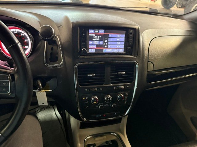 Certified 2020 Dodge Grand Caravan SXT FWD image 49