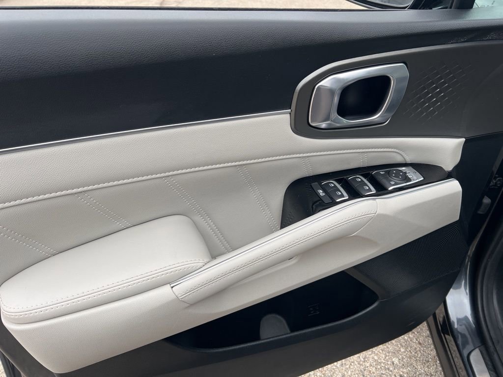 Used 2023 Kia Sorento SX image 7