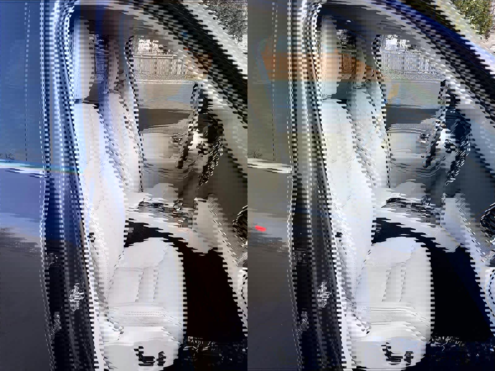 Used 2023 Volvo XC90 T8 Plus w/ Protection Package Premier image 10