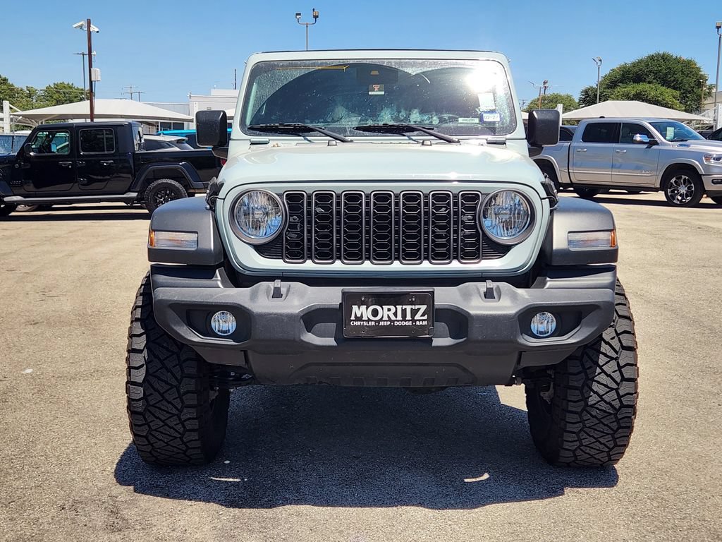 Used 2024 Jeep Wrangler Unlimited Sport AWD/4WD image 2