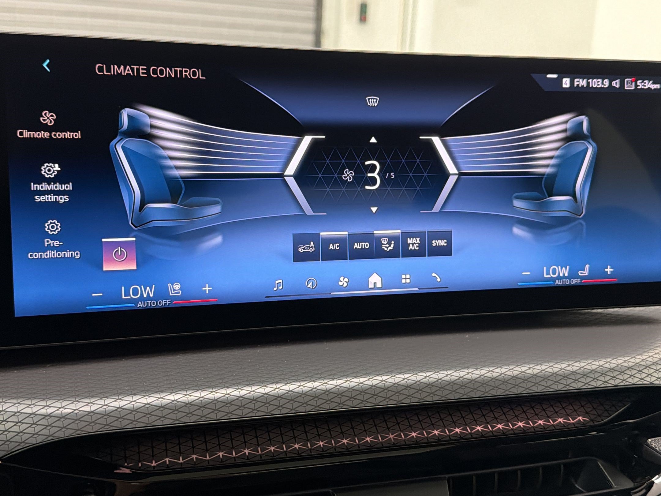 New 2026 BMW 330i Sedan w/ Premium Package RWD image 23